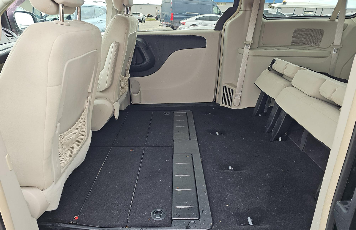 Chrysler Town & Country  2011