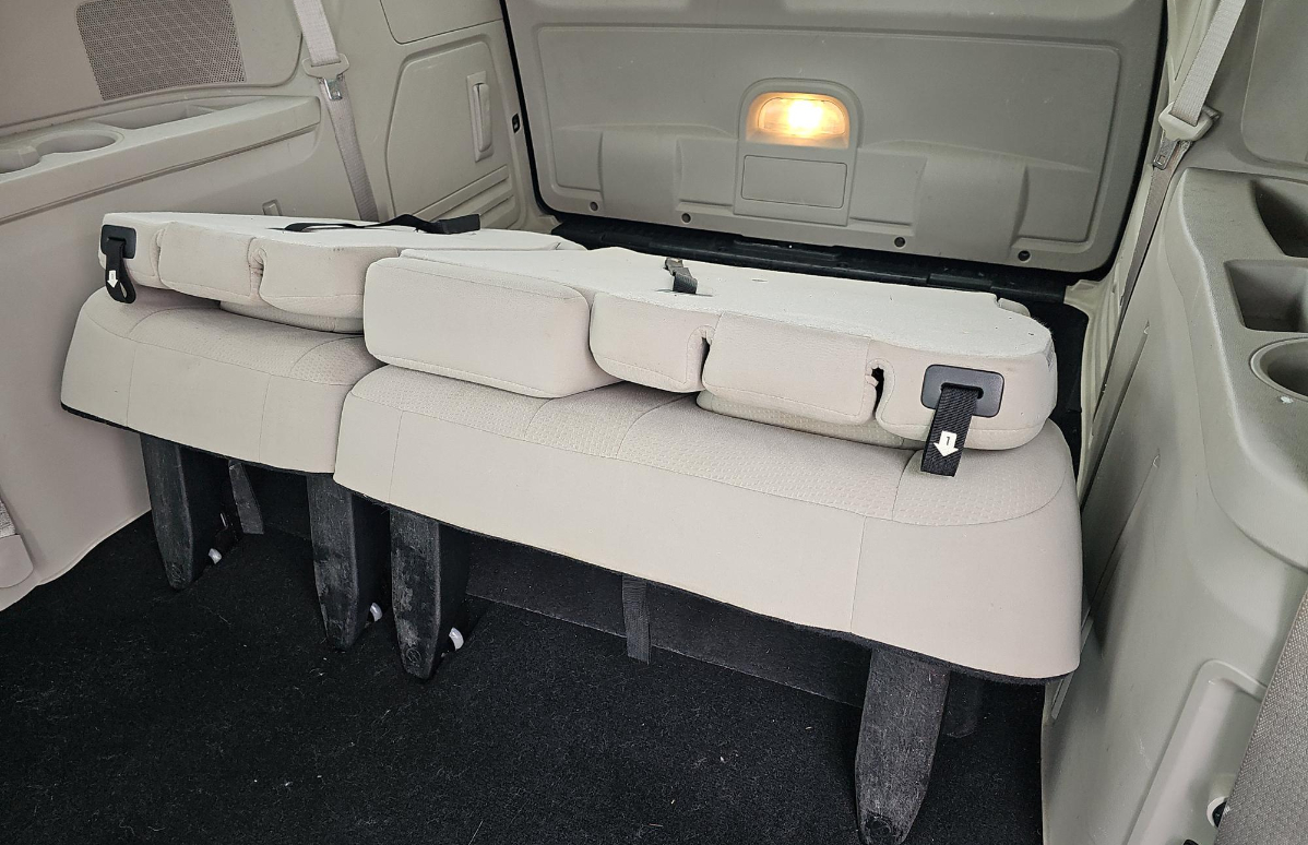 Chrysler Town & Country  2011