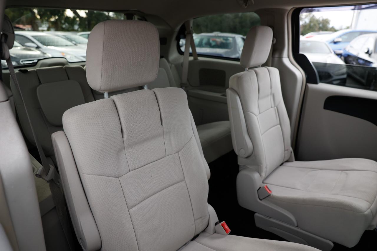 Chrysler Town & Country  2011