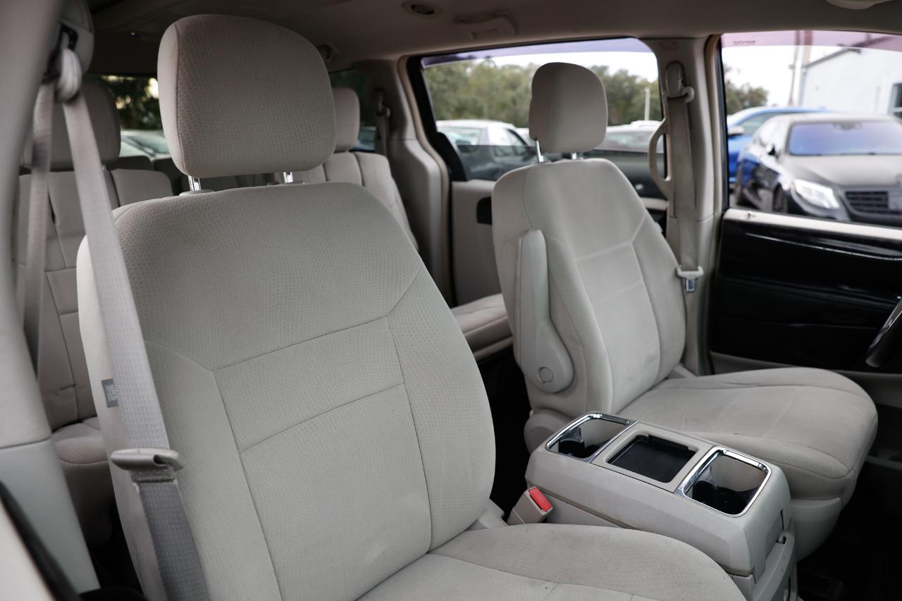 Chrysler Town & Country  2011