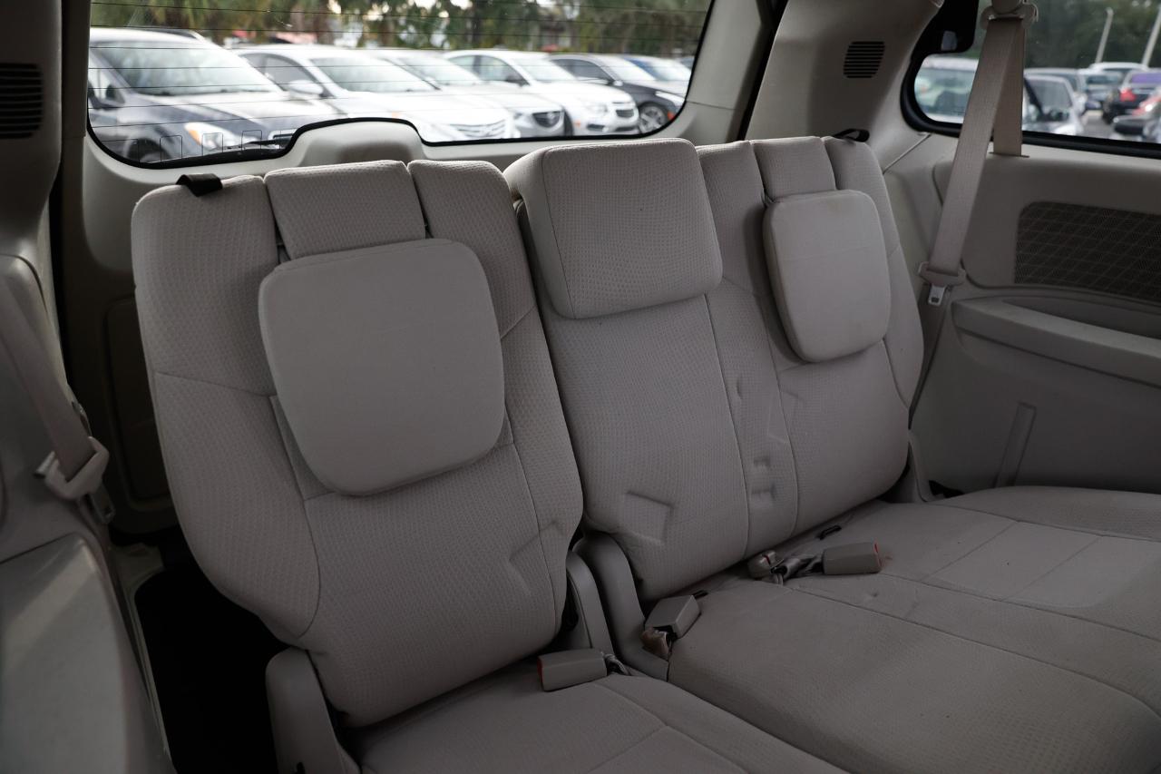 Chrysler Town & Country  2011