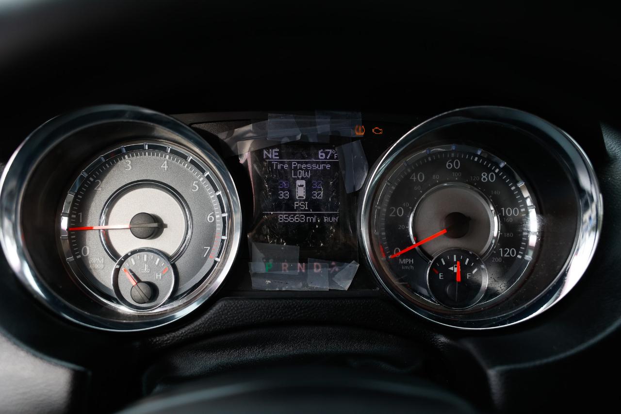 Chrysler Town & Country  2011