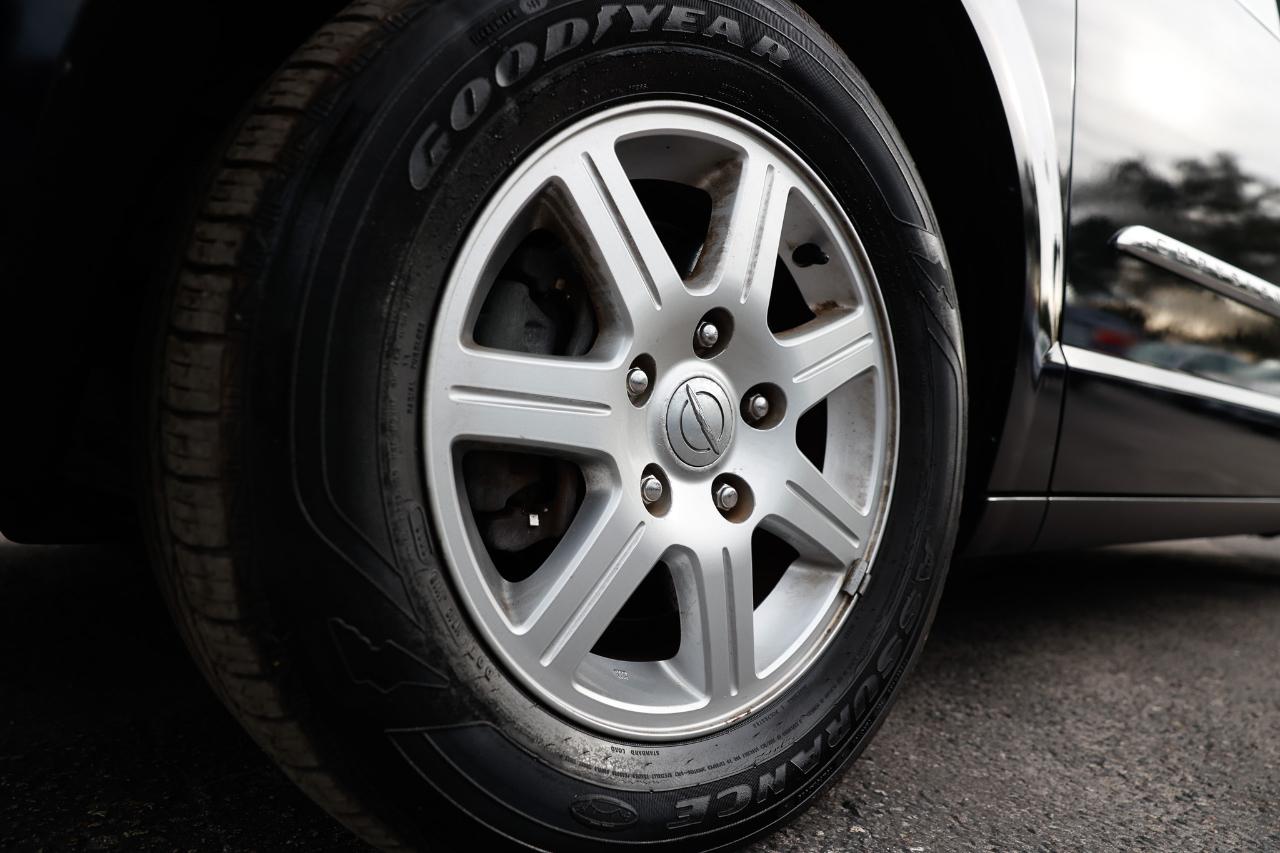 Chrysler Town & Country  2011