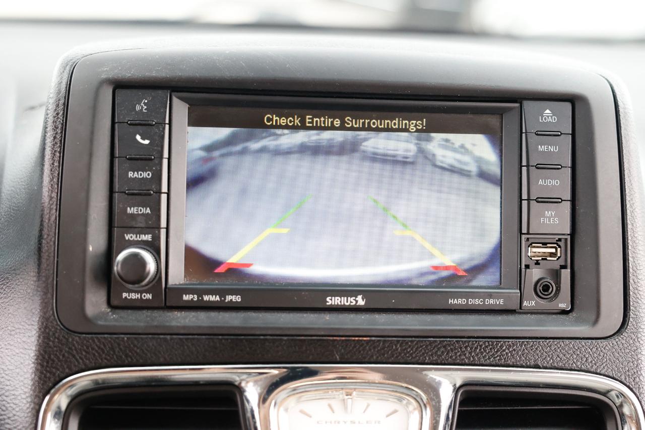 Chrysler Town & Country  2011