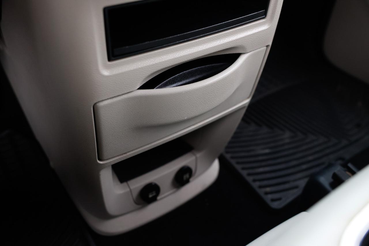 Chrysler Town & Country  2011