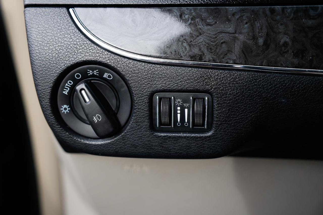 Chrysler Town & Country  2011