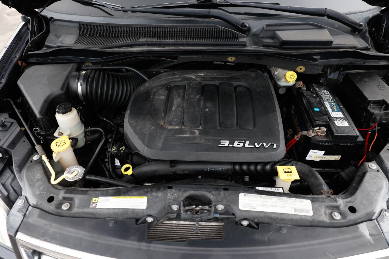 Chrysler Town & Country  2011