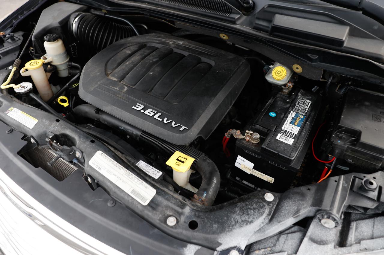 Chrysler Town & Country  2011