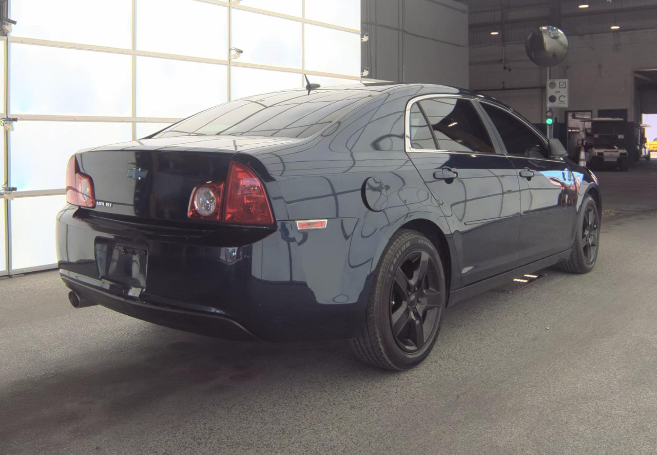 Chevrolet Malibu  2011