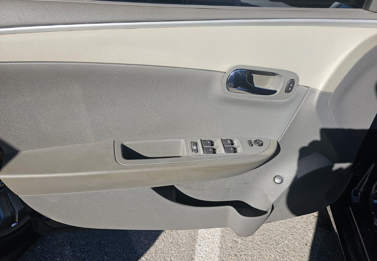 Chevrolet Malibu  2011