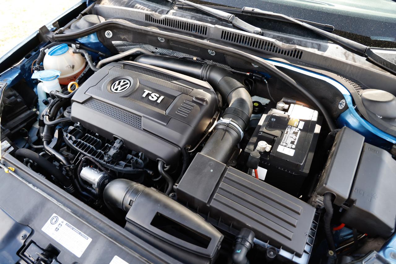 Volkswagen Jetta Sedan  2015