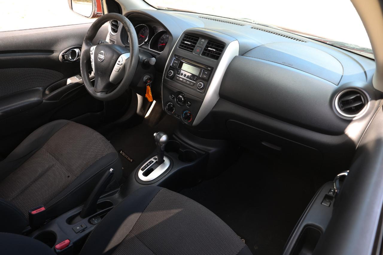 Nissan Versa  2016