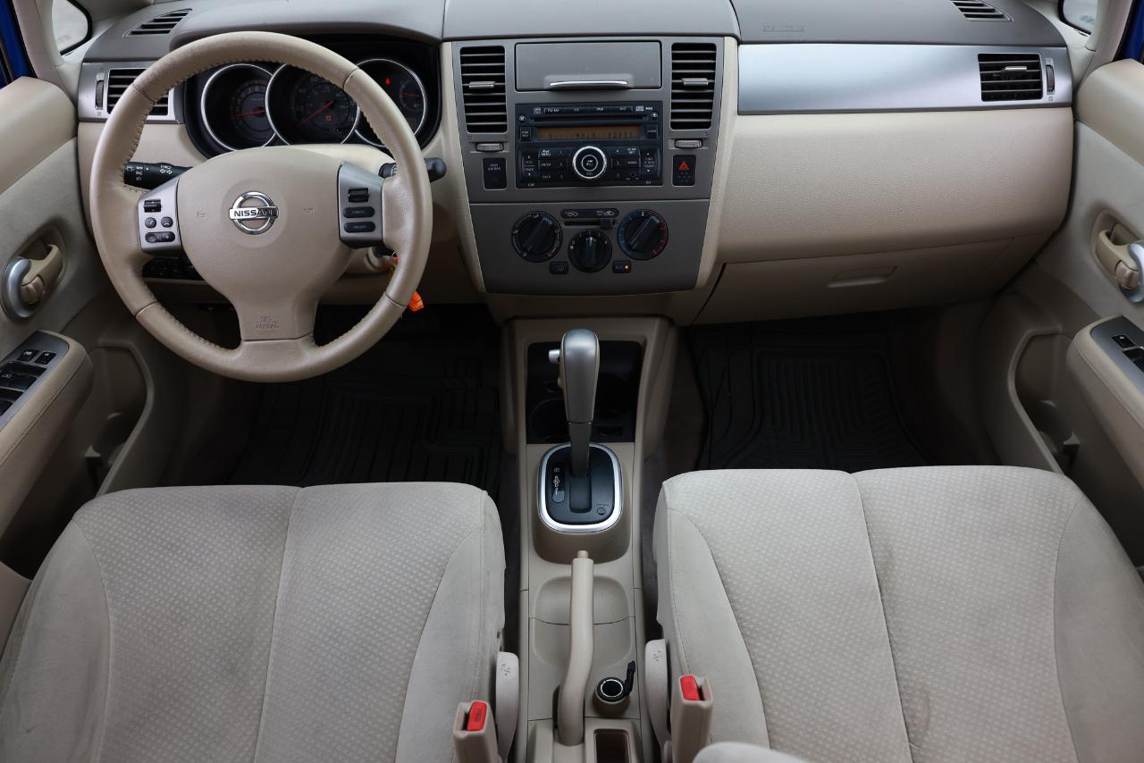 Nissan Versa  2012