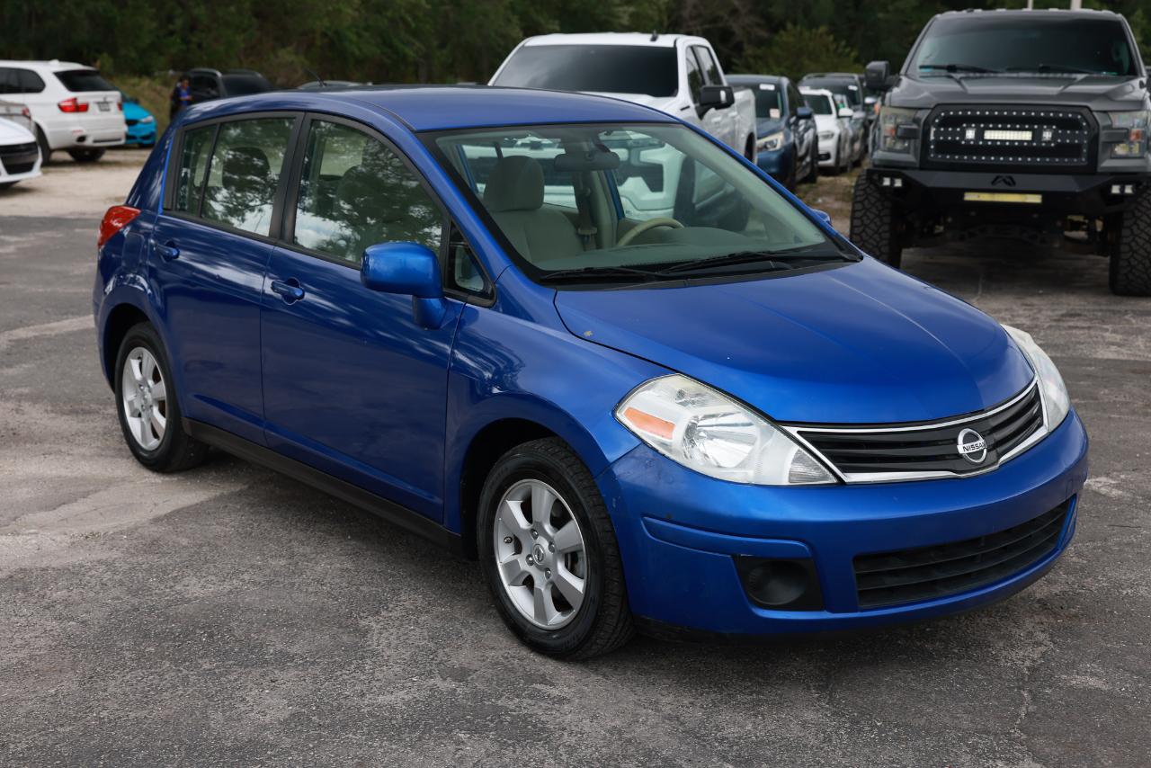 Nissan Versa  2012