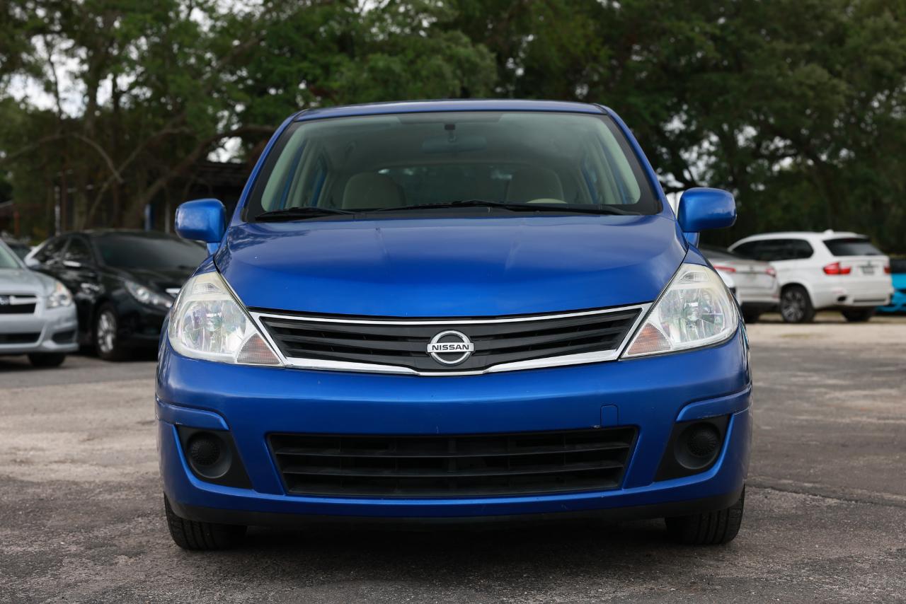 Nissan Versa  2012