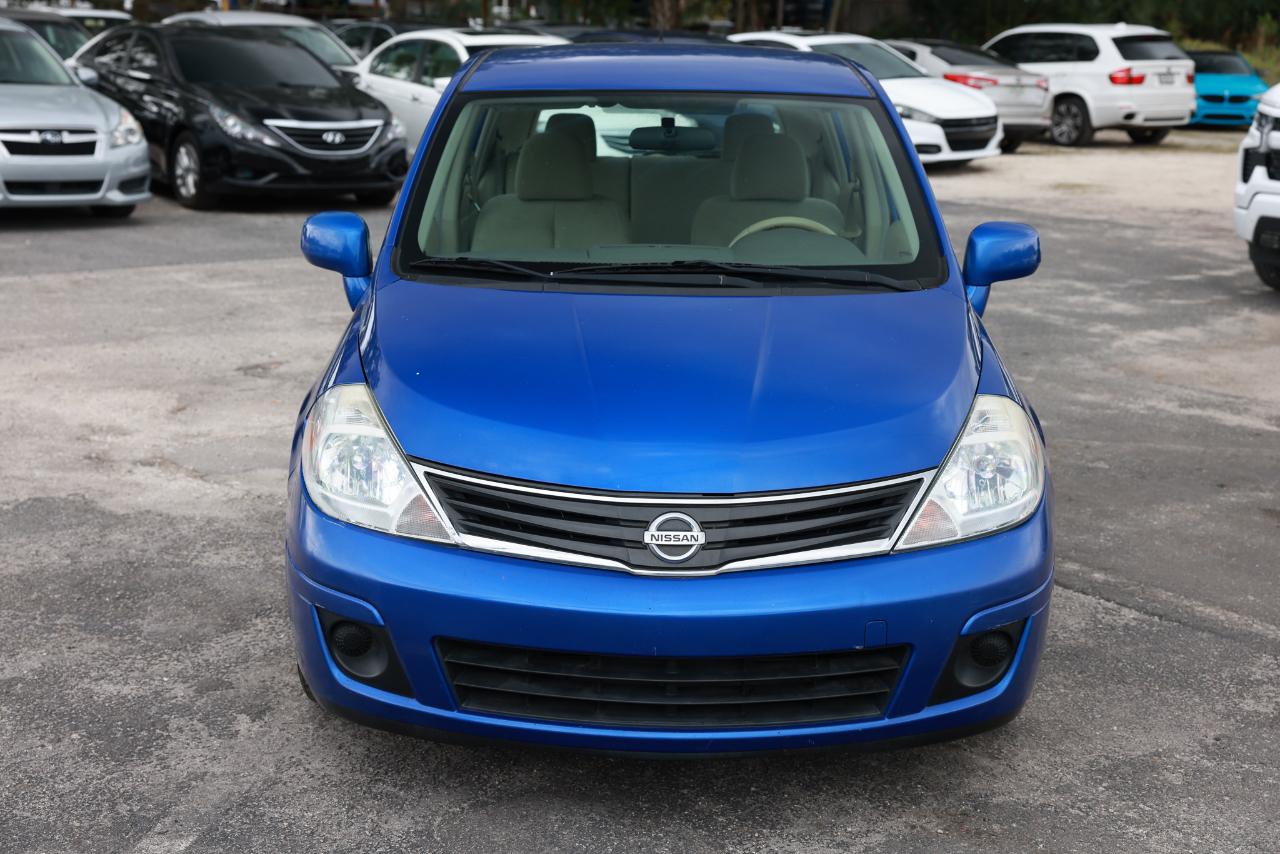 Nissan Versa  2012