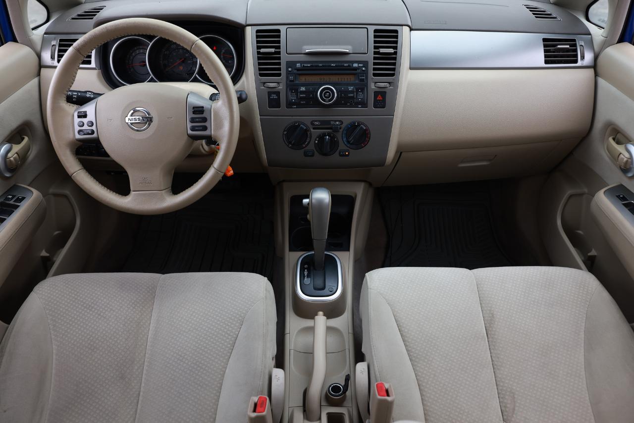 Nissan Versa  2012