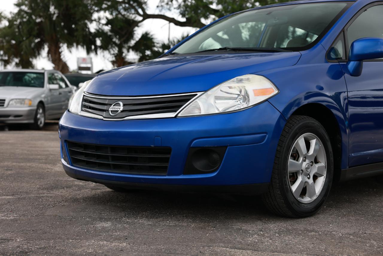 Nissan Versa  2012