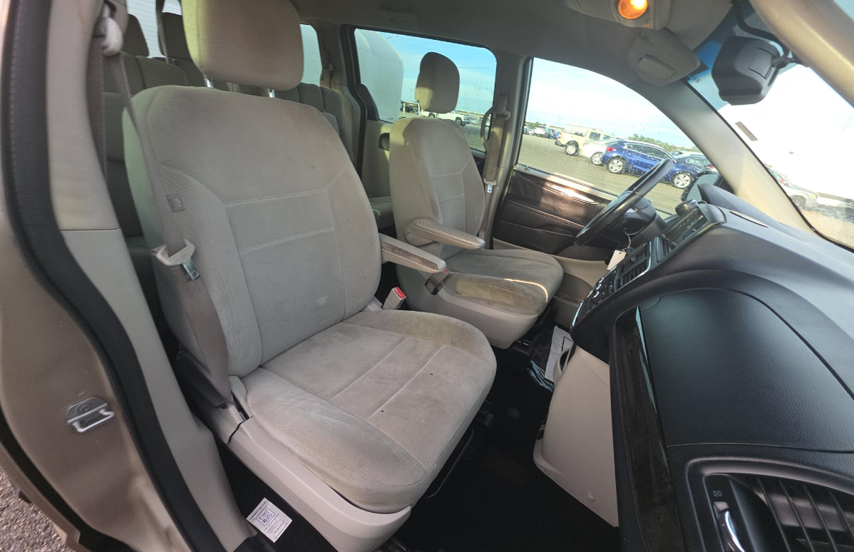 Dodge Grand Caravan  2012