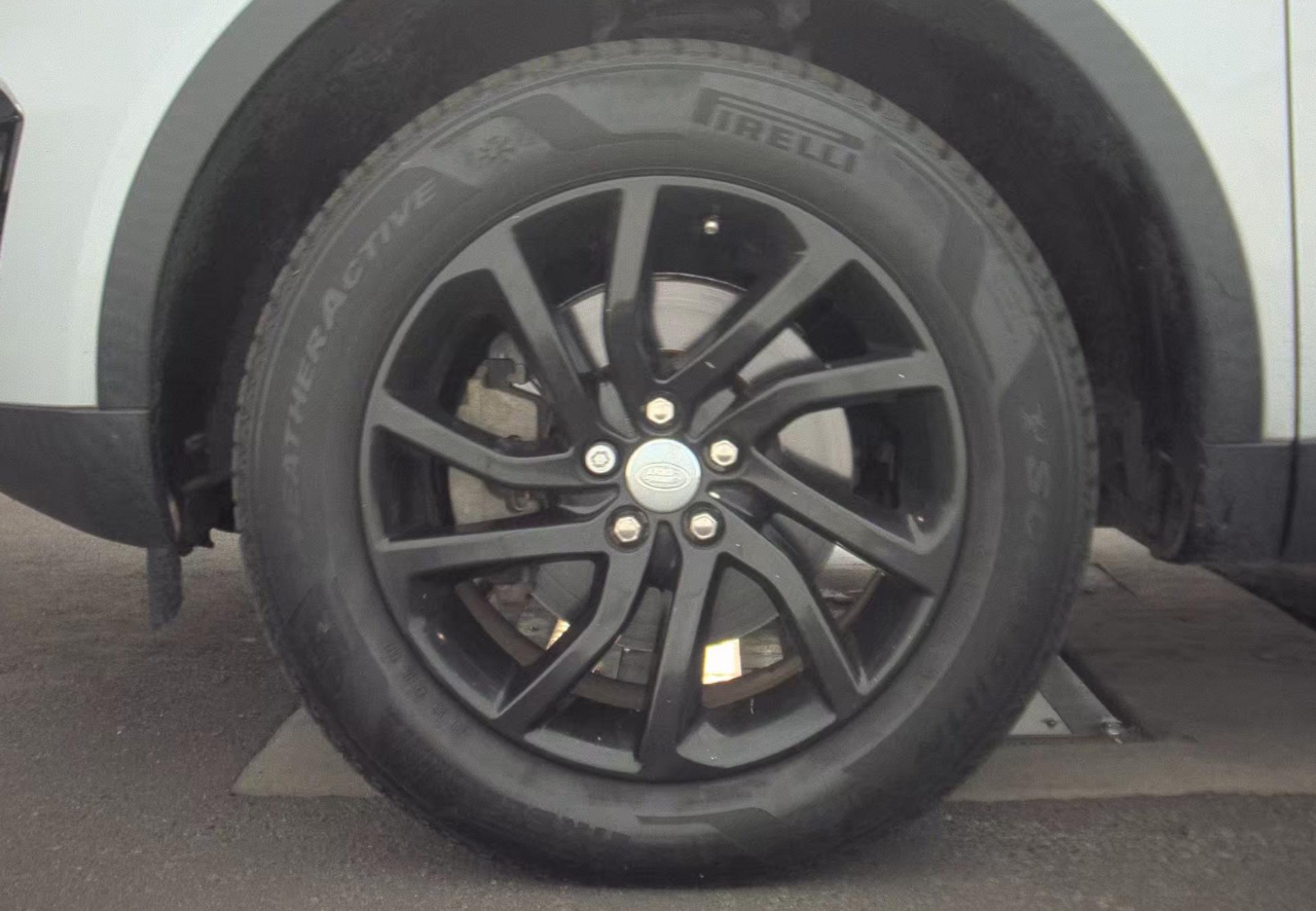 Land Rover Discovery Sport  2017