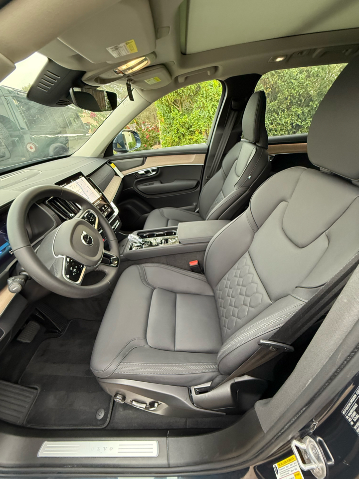 Volvo XC90 Plug-In Hybrid T8 AWD Plus 7-Seater 2025