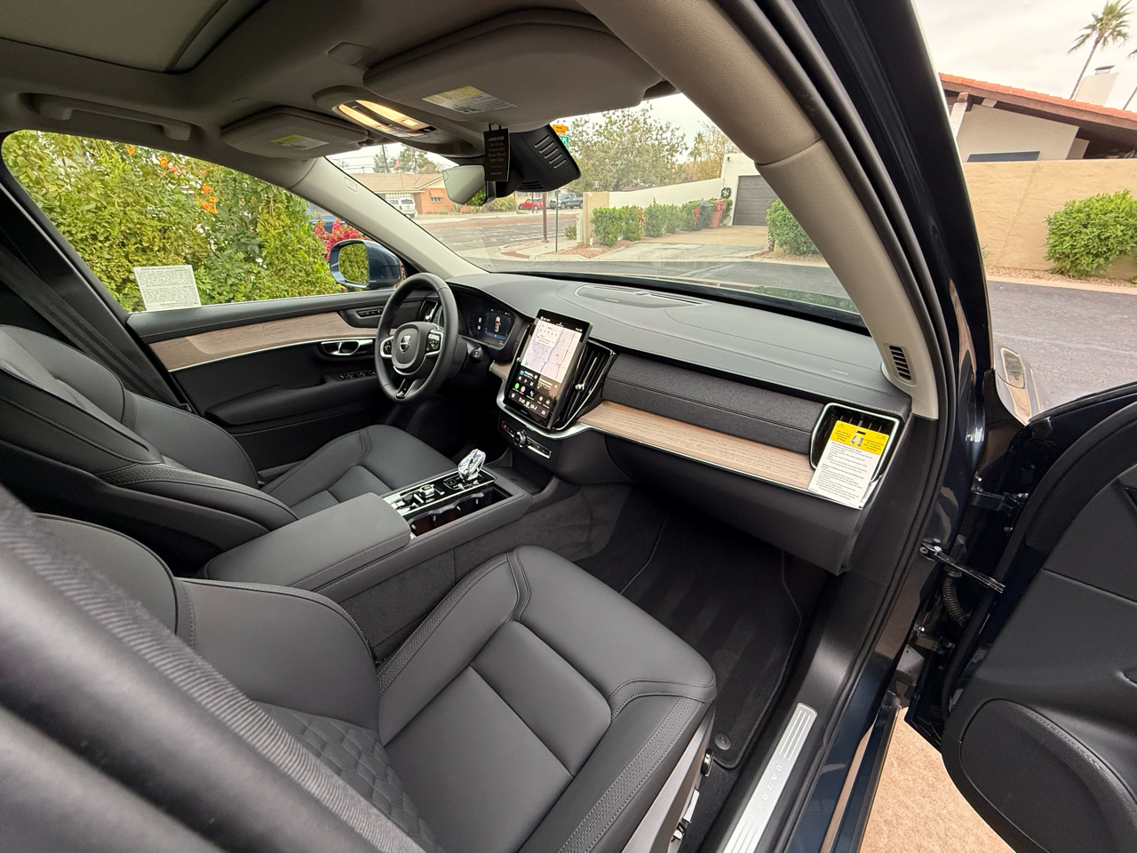 Volvo XC90 Plug-In Hybrid T8 AWD Plus 7-Seater 2025