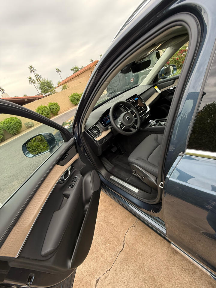 Volvo XC90 Plug-In Hybrid T8 AWD Plus 7-Seater 2025