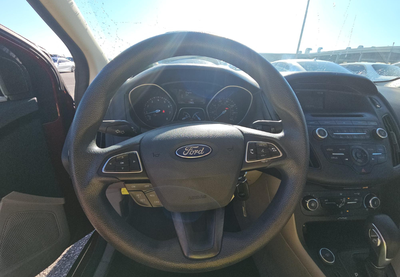 Ford Focus SE Sedan 2017