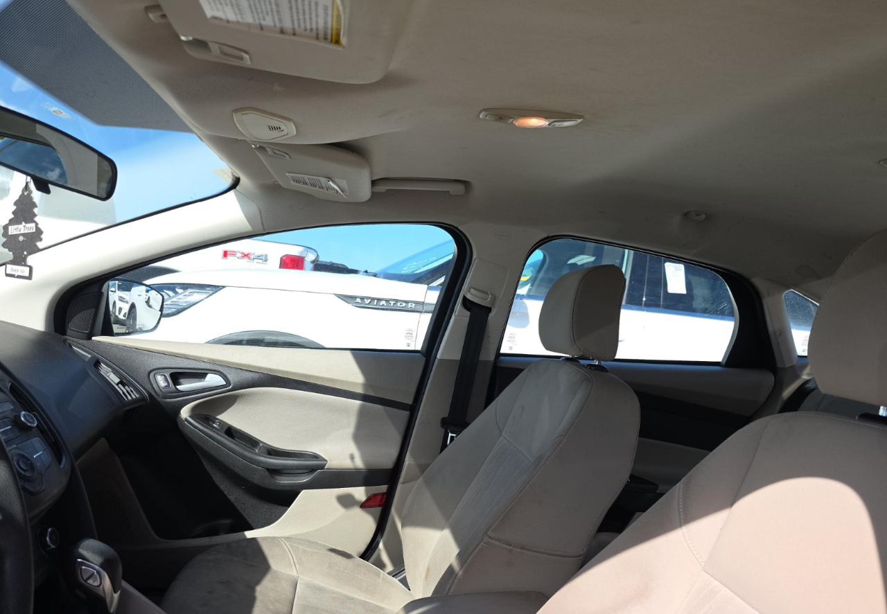 Ford Focus SE Sedan 2017