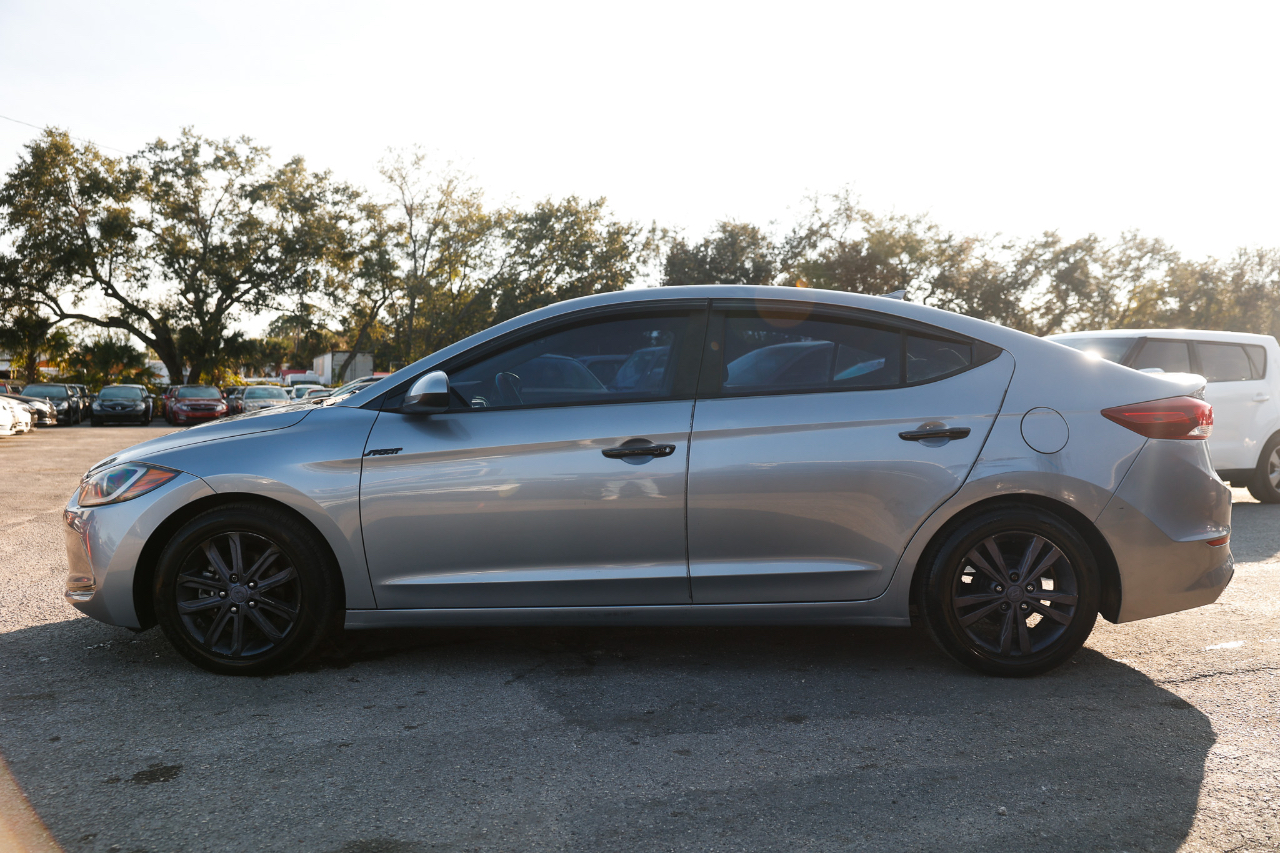 Hyundai Elantra SE 2017