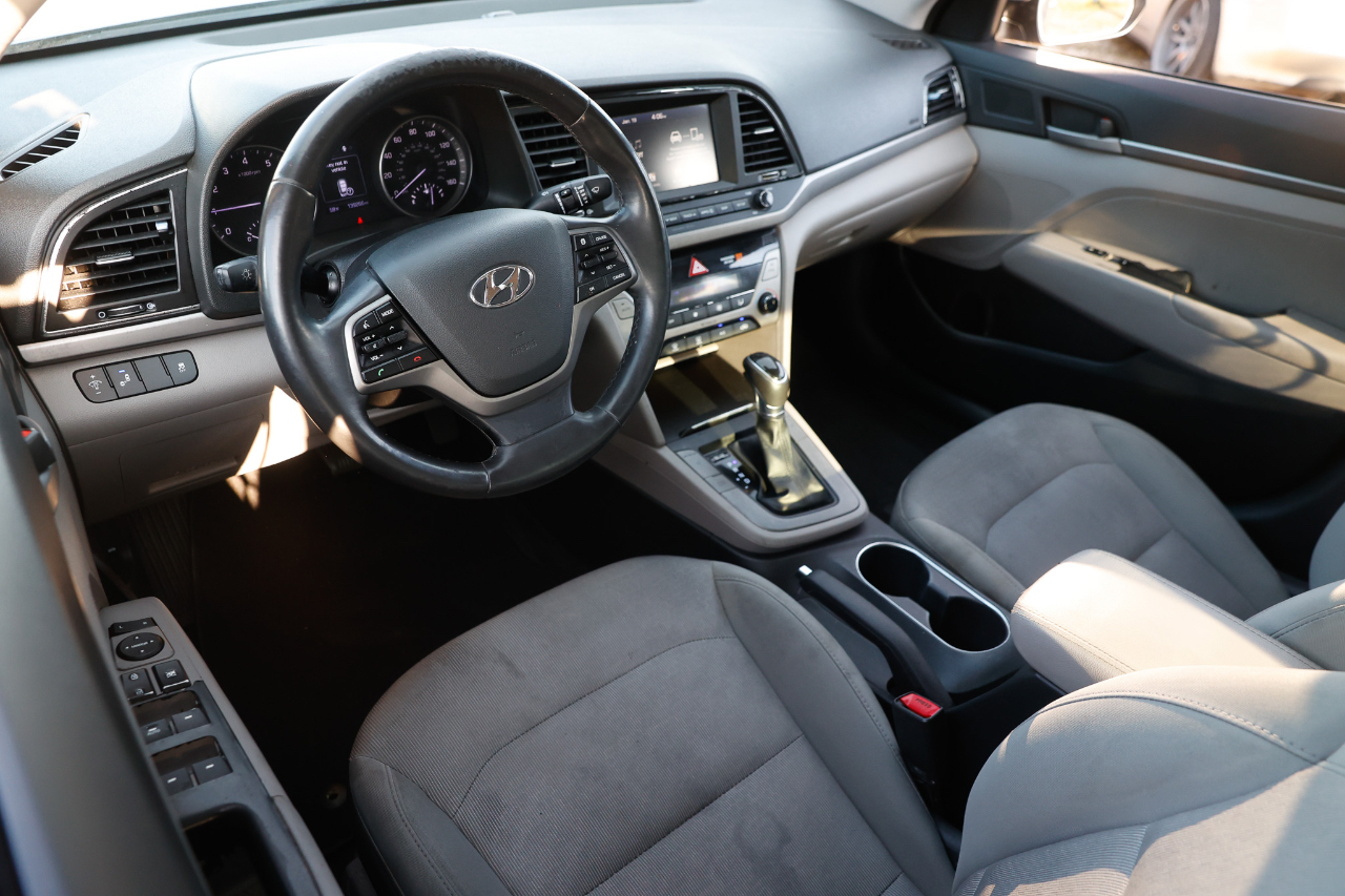 Hyundai Elantra SE 2017