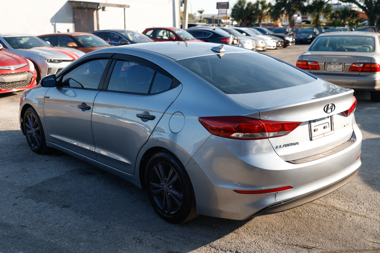 Hyundai Elantra SE 2017