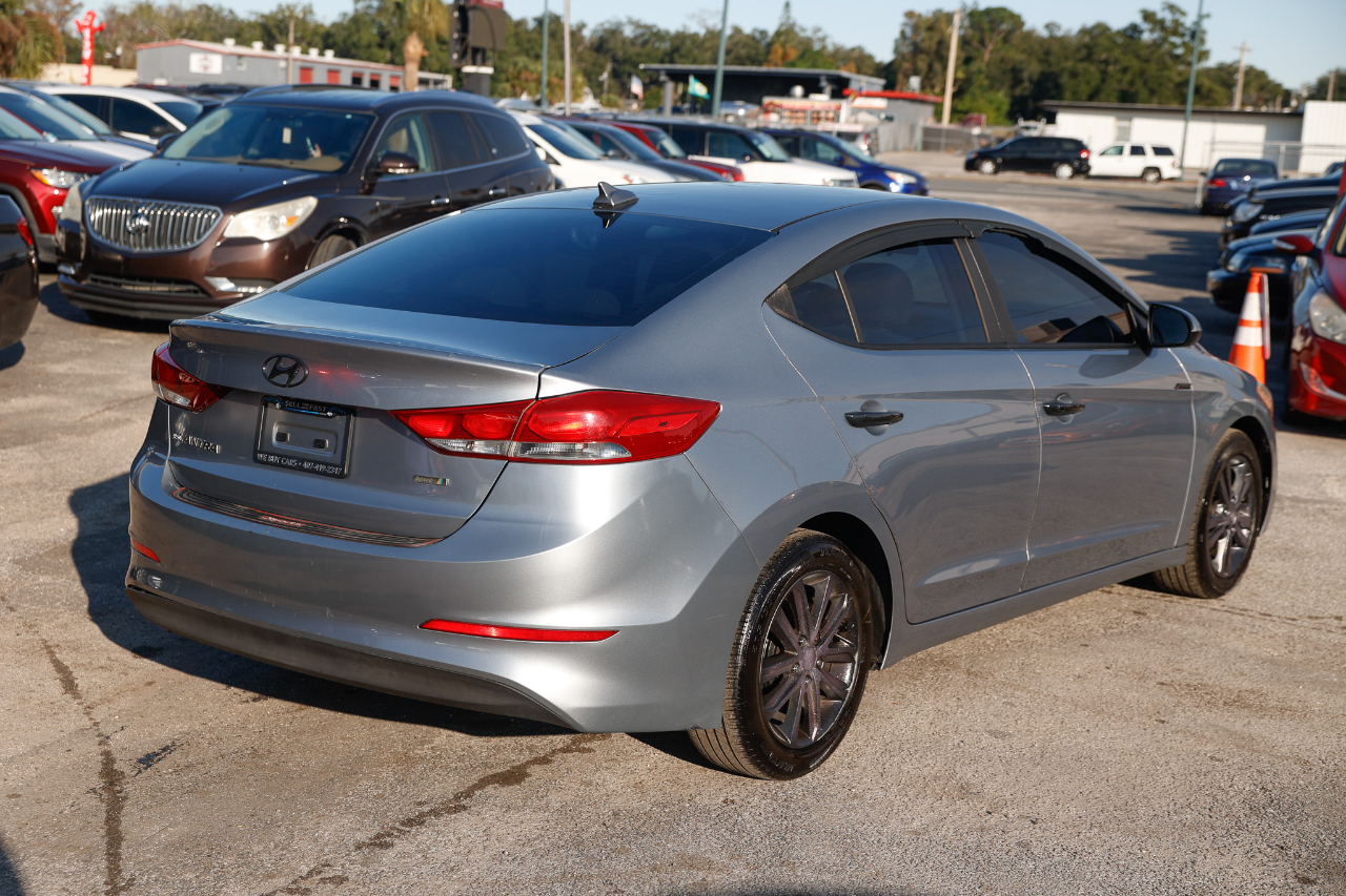 Hyundai Elantra SE 2017