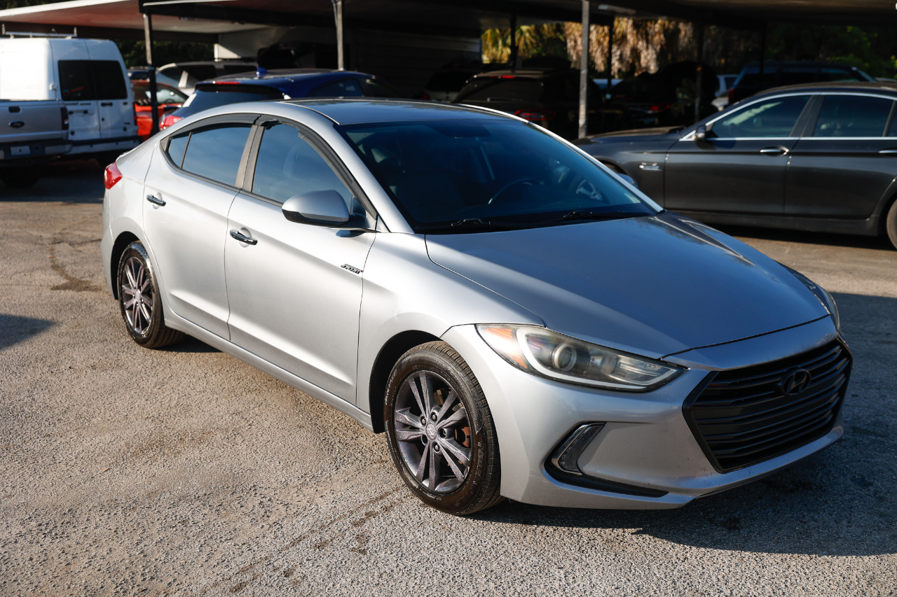 Hyundai Elantra SE 2017