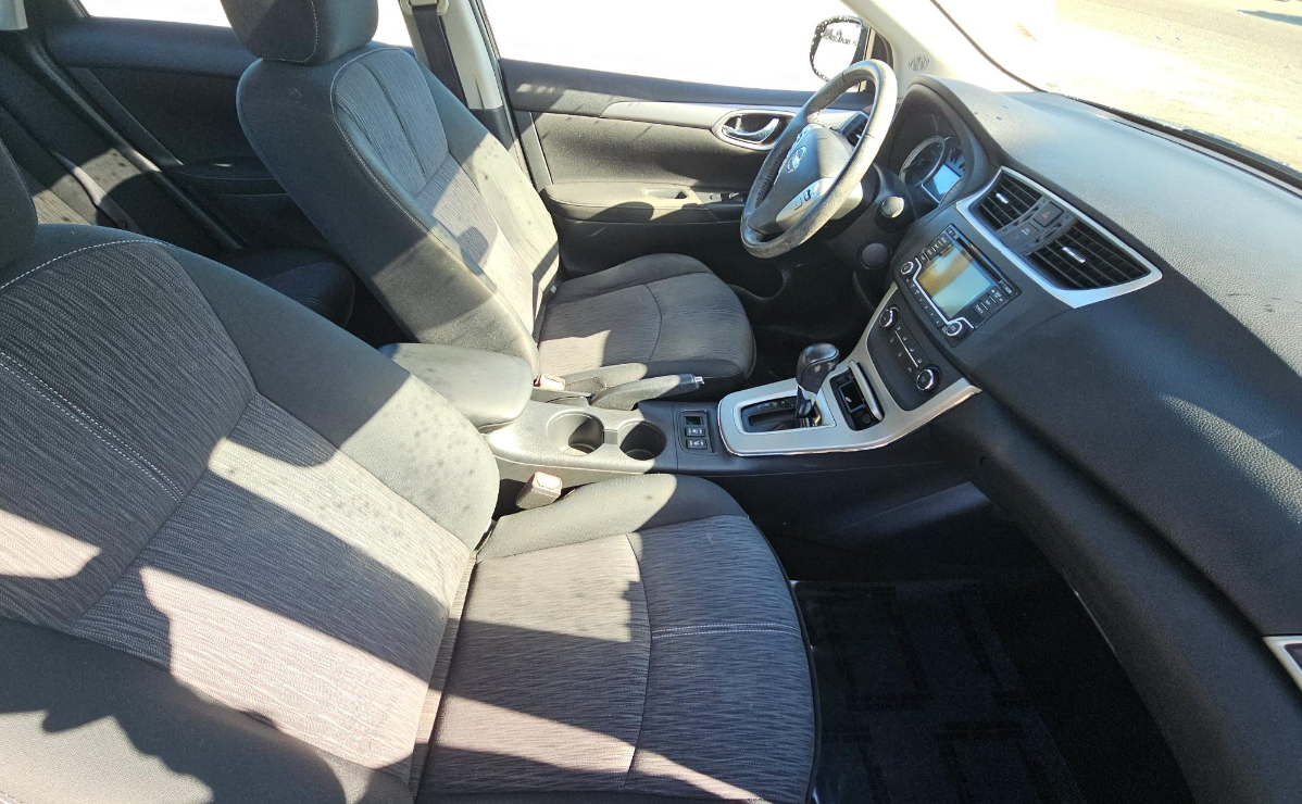 Nissan Sentra S 2015