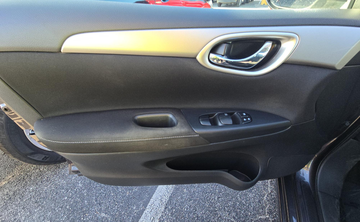 Nissan Sentra S 2015