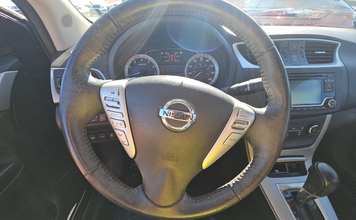 Nissan Sentra S 2015