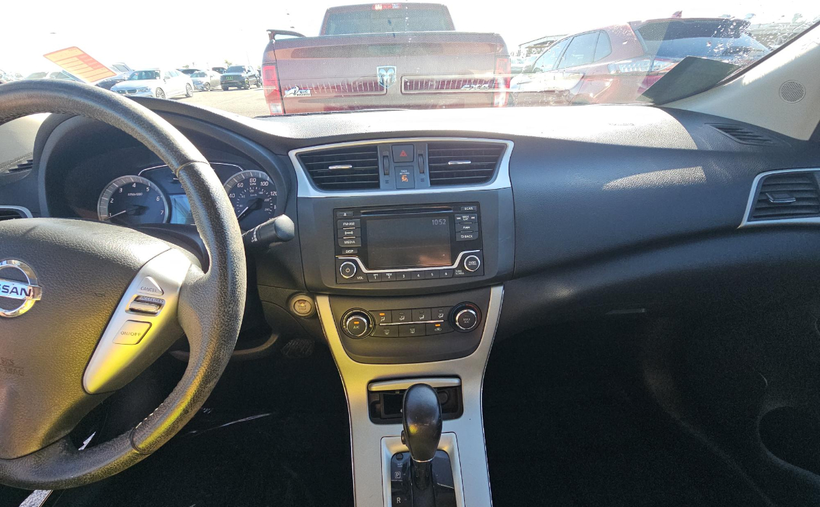 Nissan Sentra S 2015