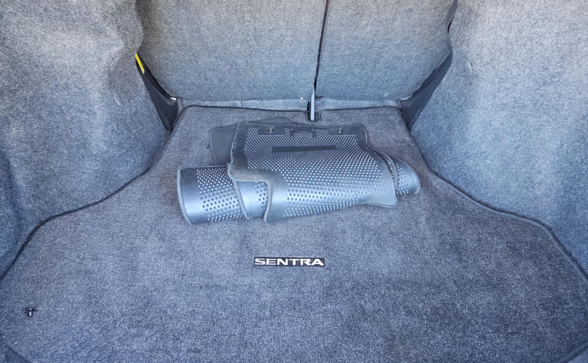 Nissan Sentra S 2015