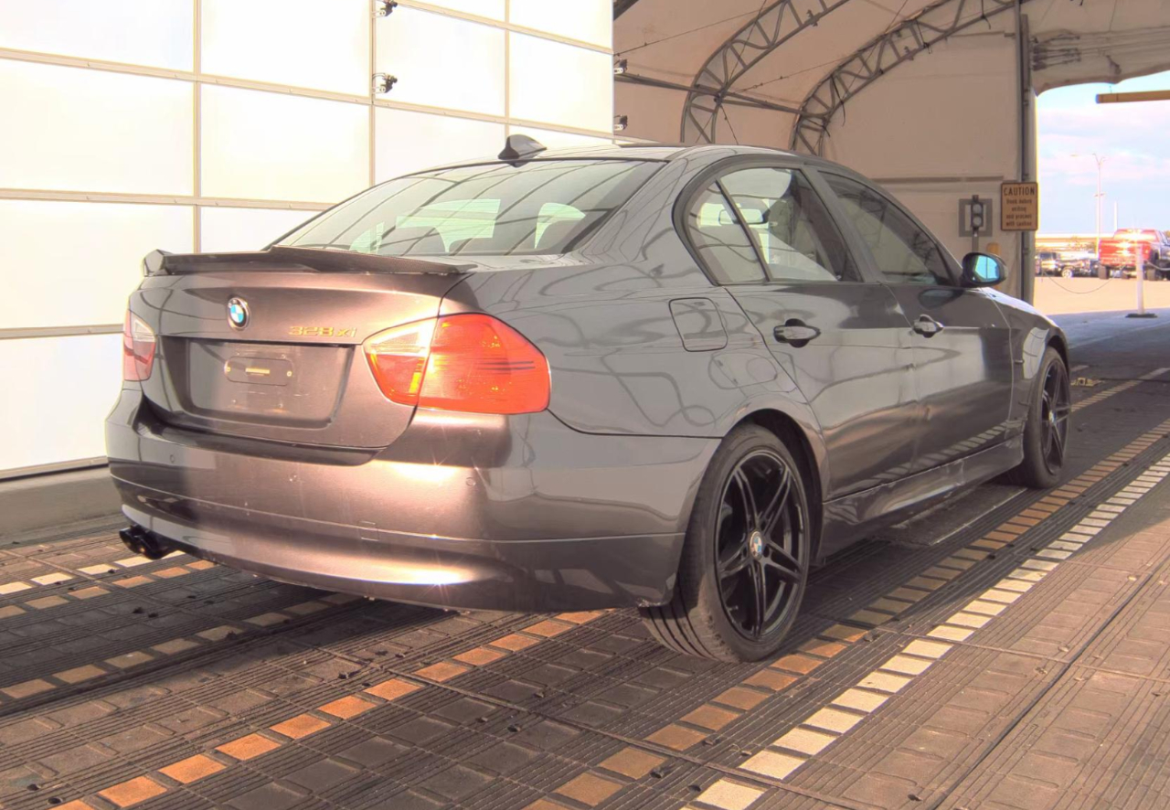 BMW 328xi  2008