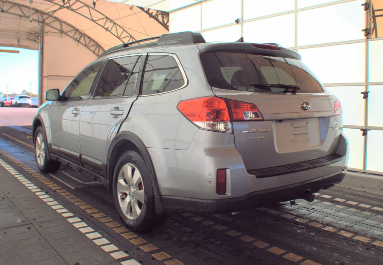 Subaru Outback 3.6R Limited 2011