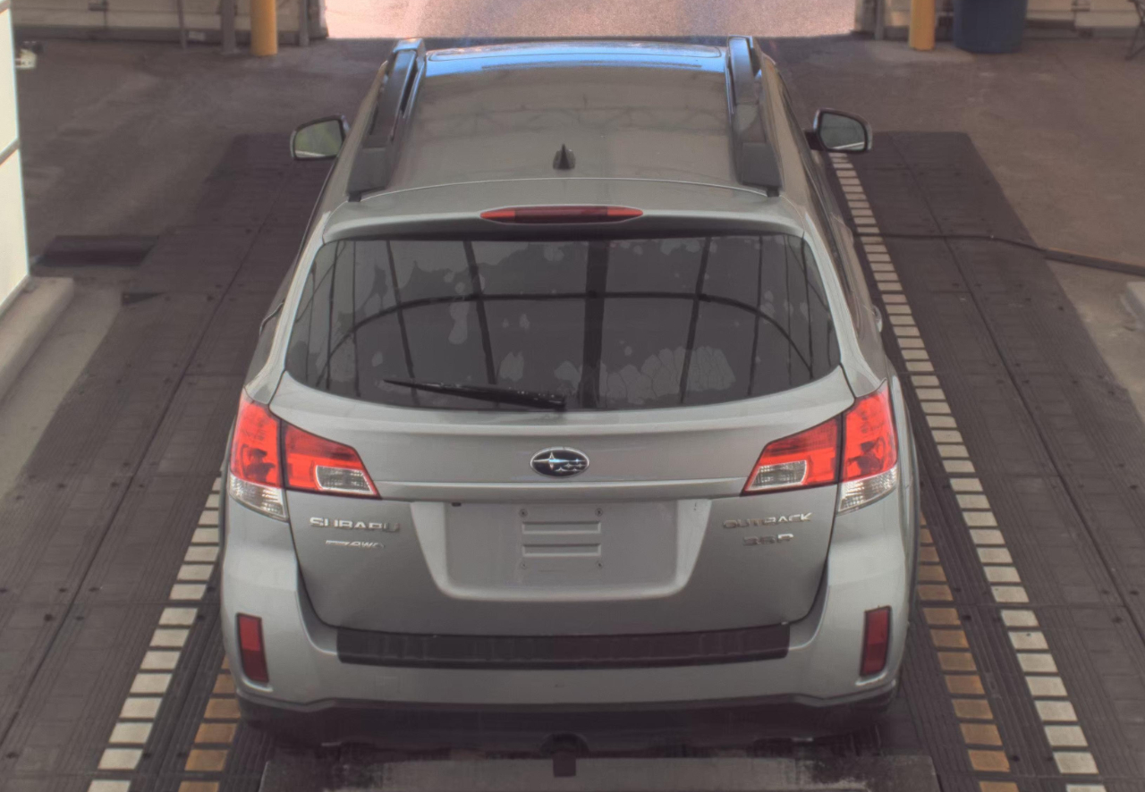 Subaru Outback 3.6R Limited 2011