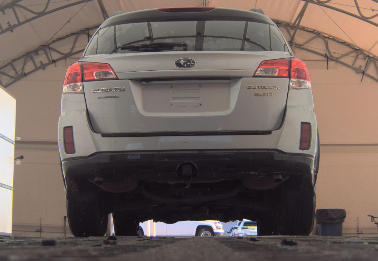 Subaru Outback 3.6R Limited 2011