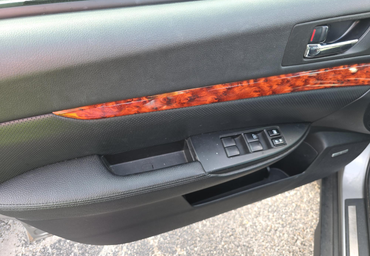 Subaru Outback 3.6R Limited 2011