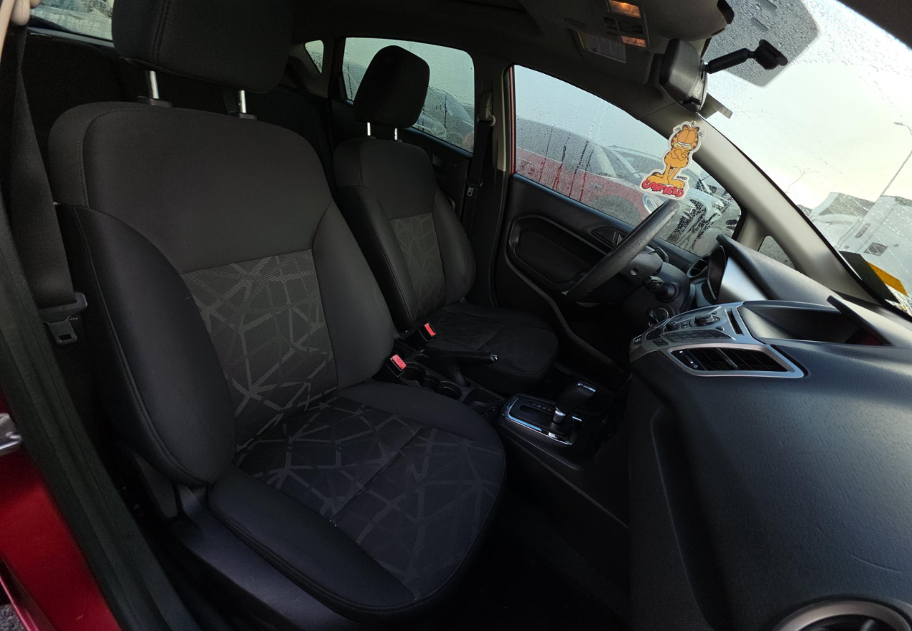 Ford Fiesta SE Hatchback 2011