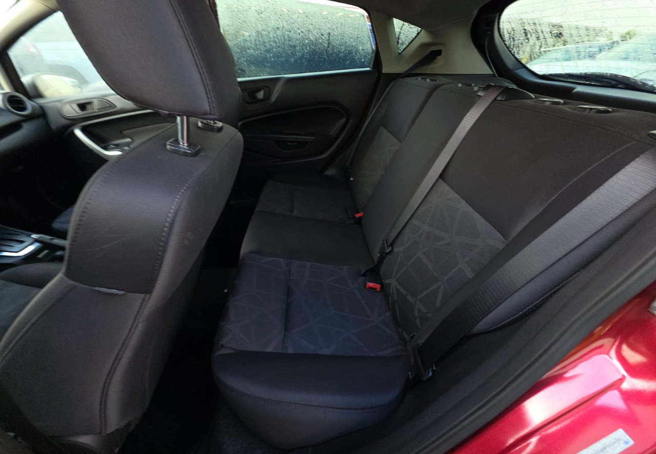 Ford Fiesta SE Hatchback 2011