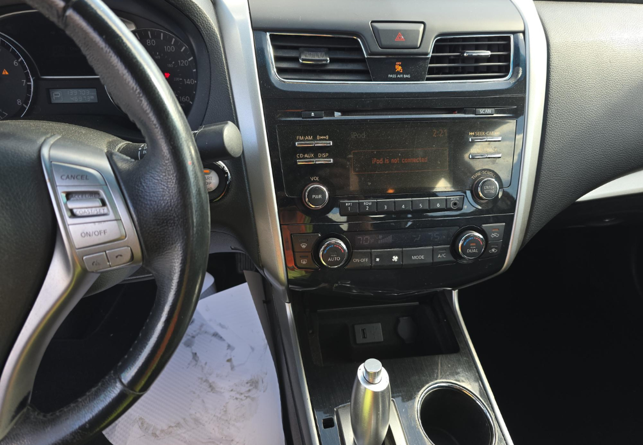 Nissan Altima 2.5 SV Sedan 2013