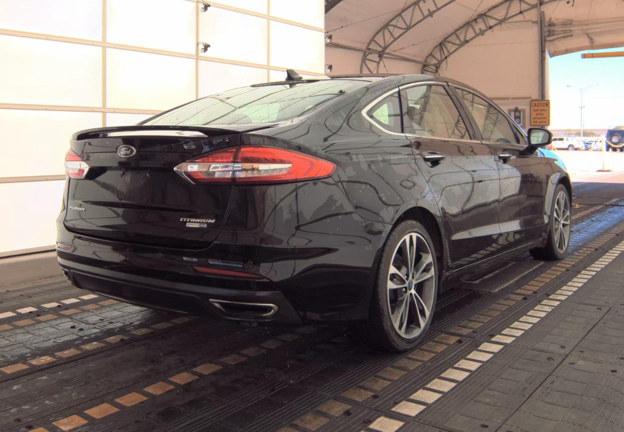 Ford Fusion Titanium 2020