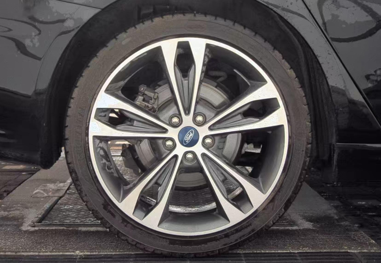 Ford Fusion Titanium 2020