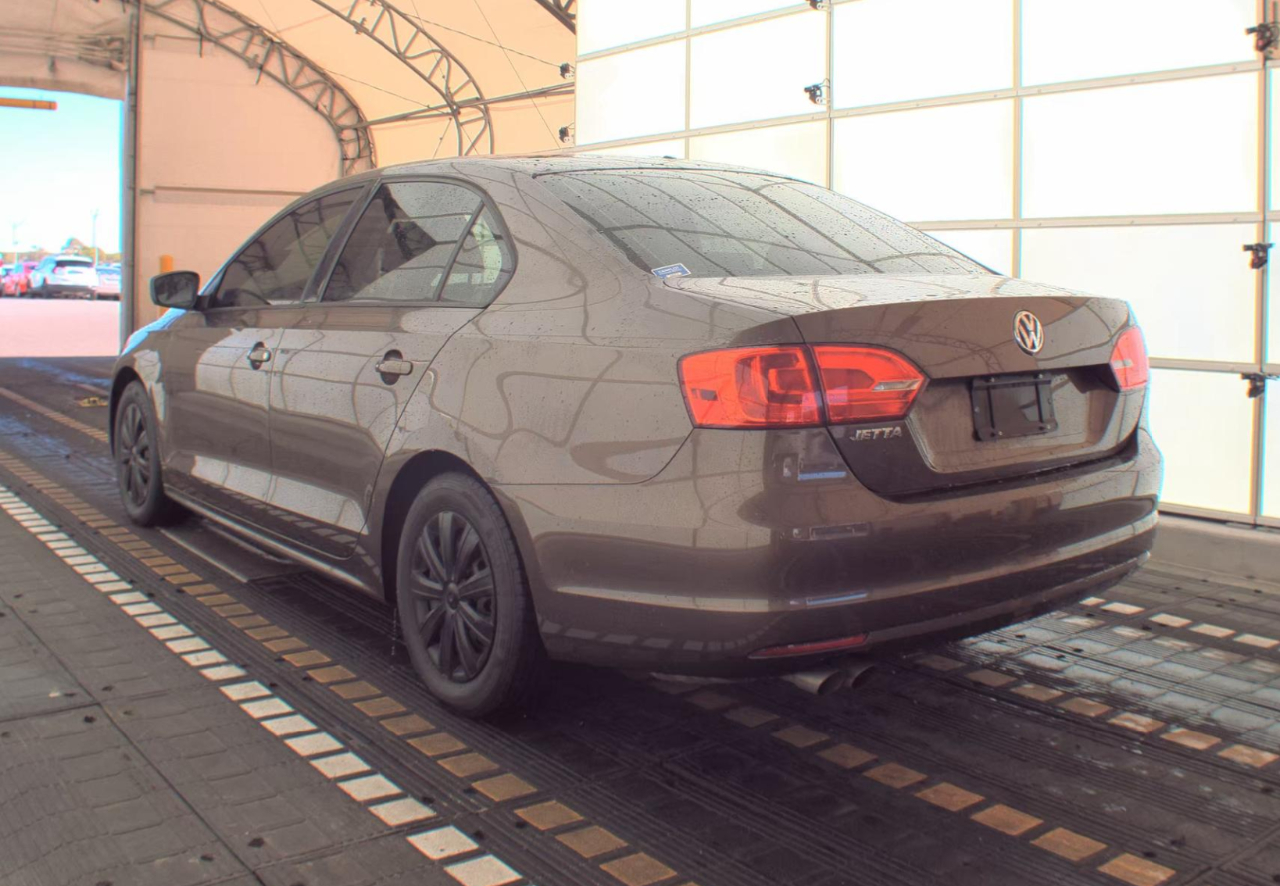 Volkswagen Jetta Sedan  2013